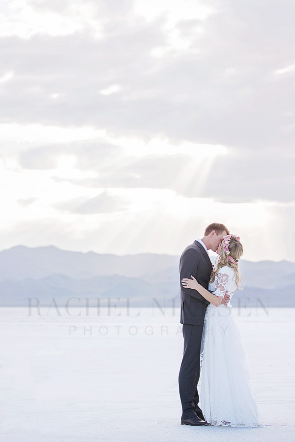 wedding photos at the Salt Flats
